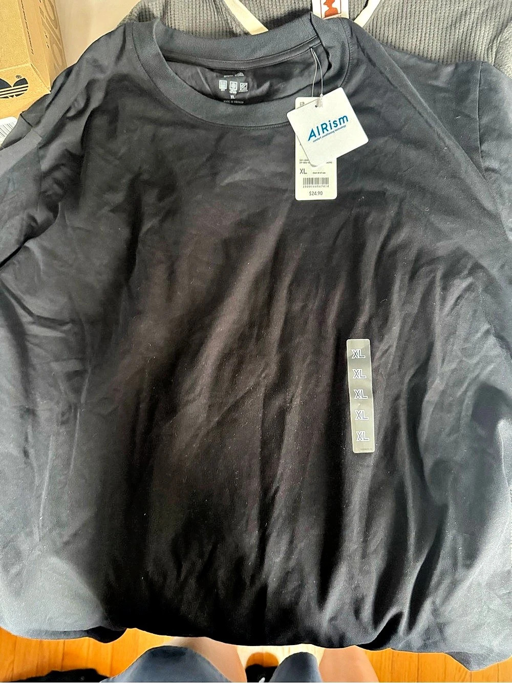 AIRism Short Sleeve Tee in Black Size XL NWT